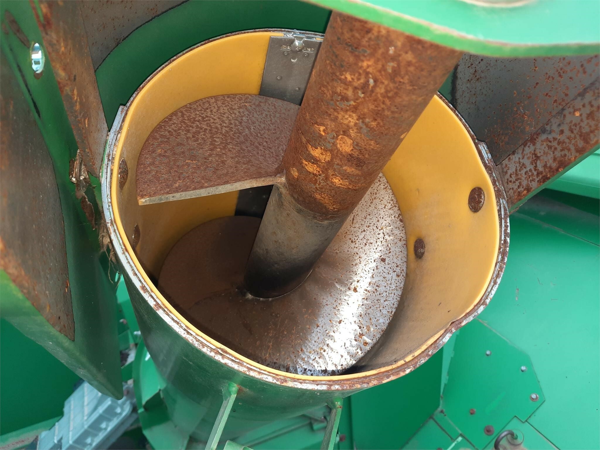 2004 John Deere 9660 STS Combine