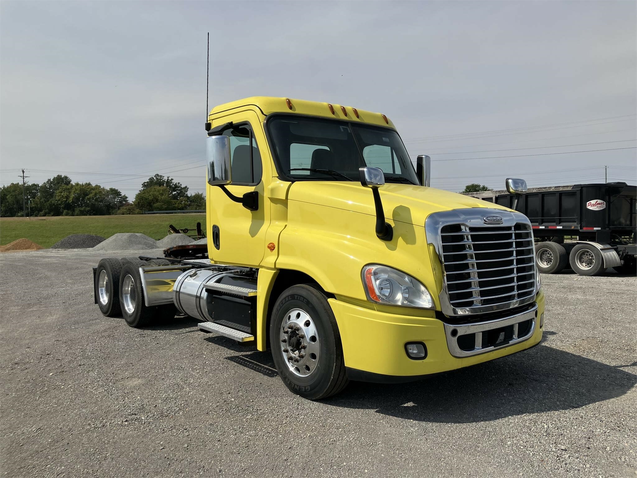 2016 Freightliner Cascadia 125 Semi Trucks/Trailer