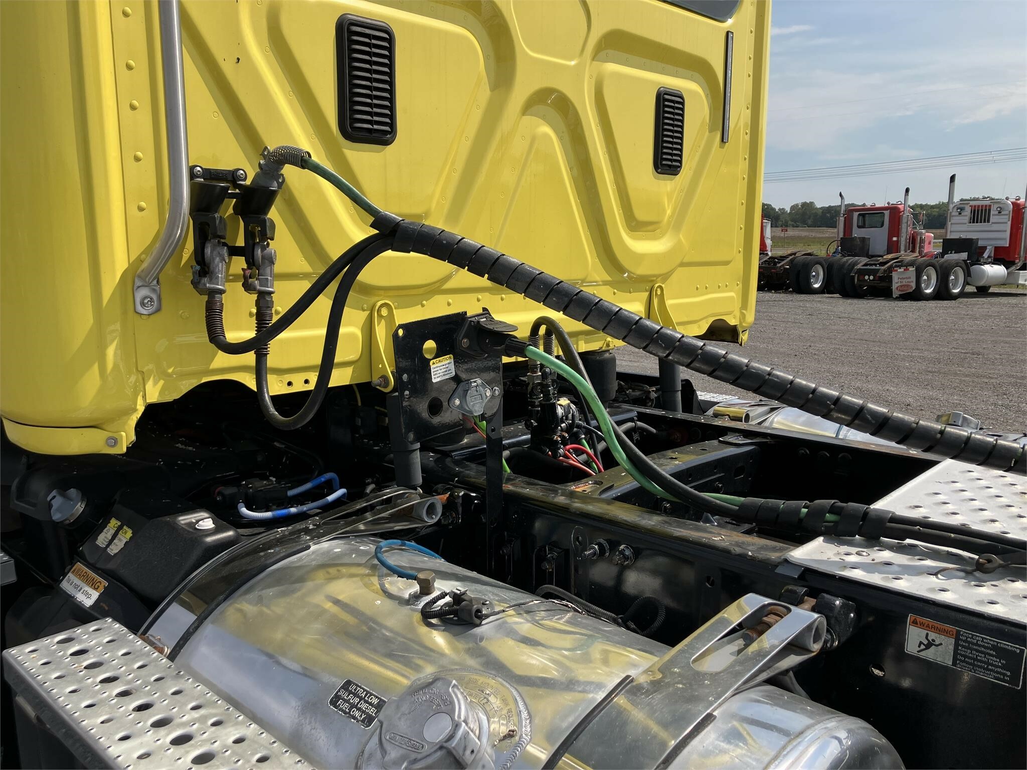 2016 Freightliner Cascadia 125 Semi Trucks/Trailer
