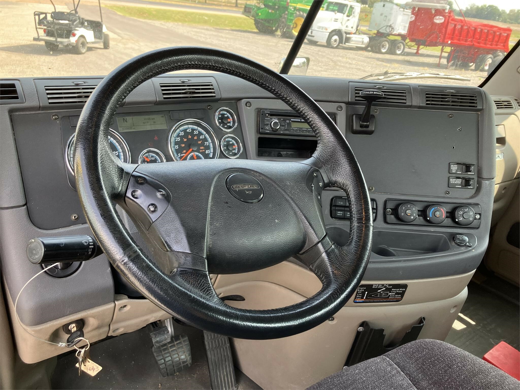 2016 Freightliner Cascadia 125 Semi Trucks/Trailer