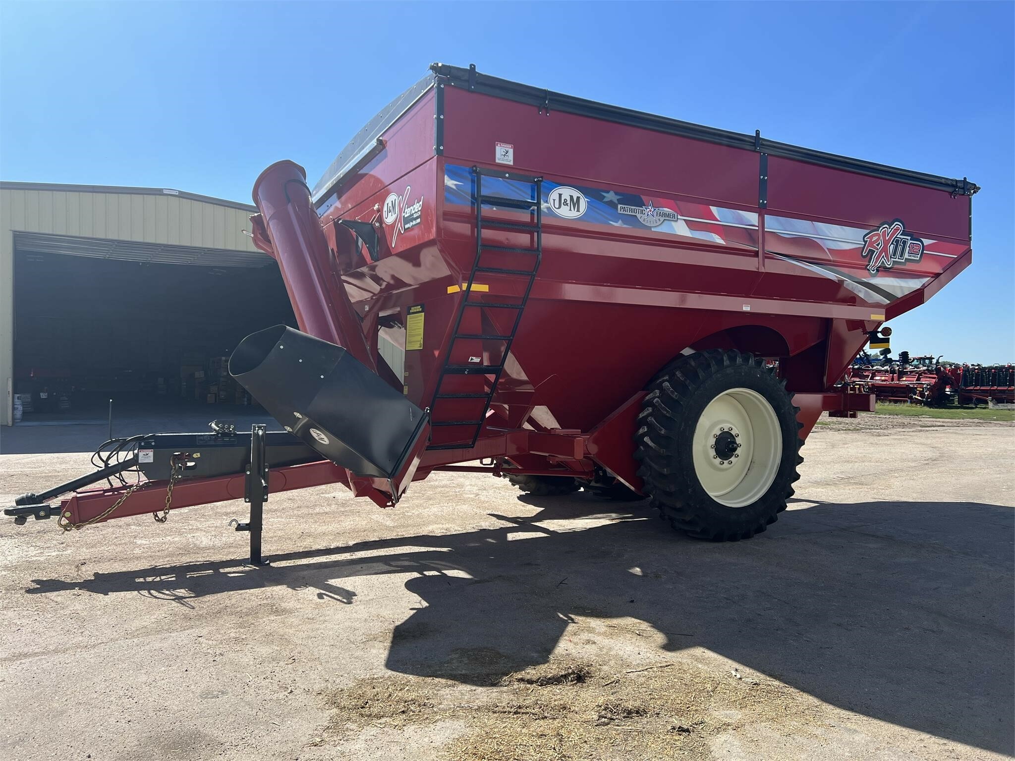 2023 J&M 1112-20D Grain Cart