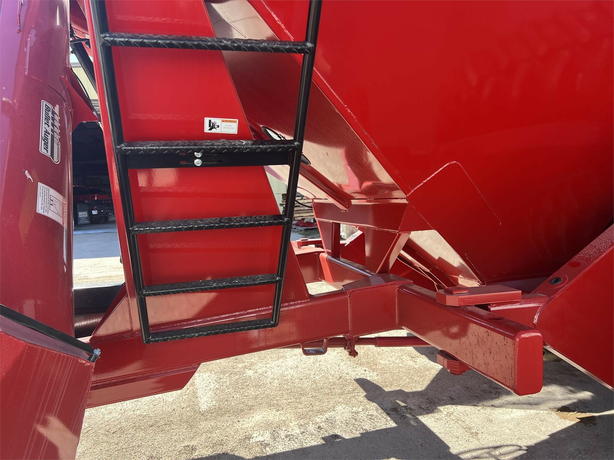 2023 J&M 1112-20D Grain Cart