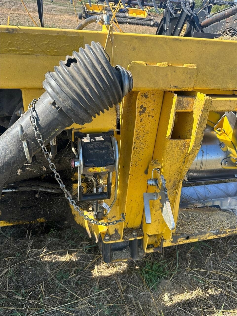 2015 New Holland 880CF-40 Platform