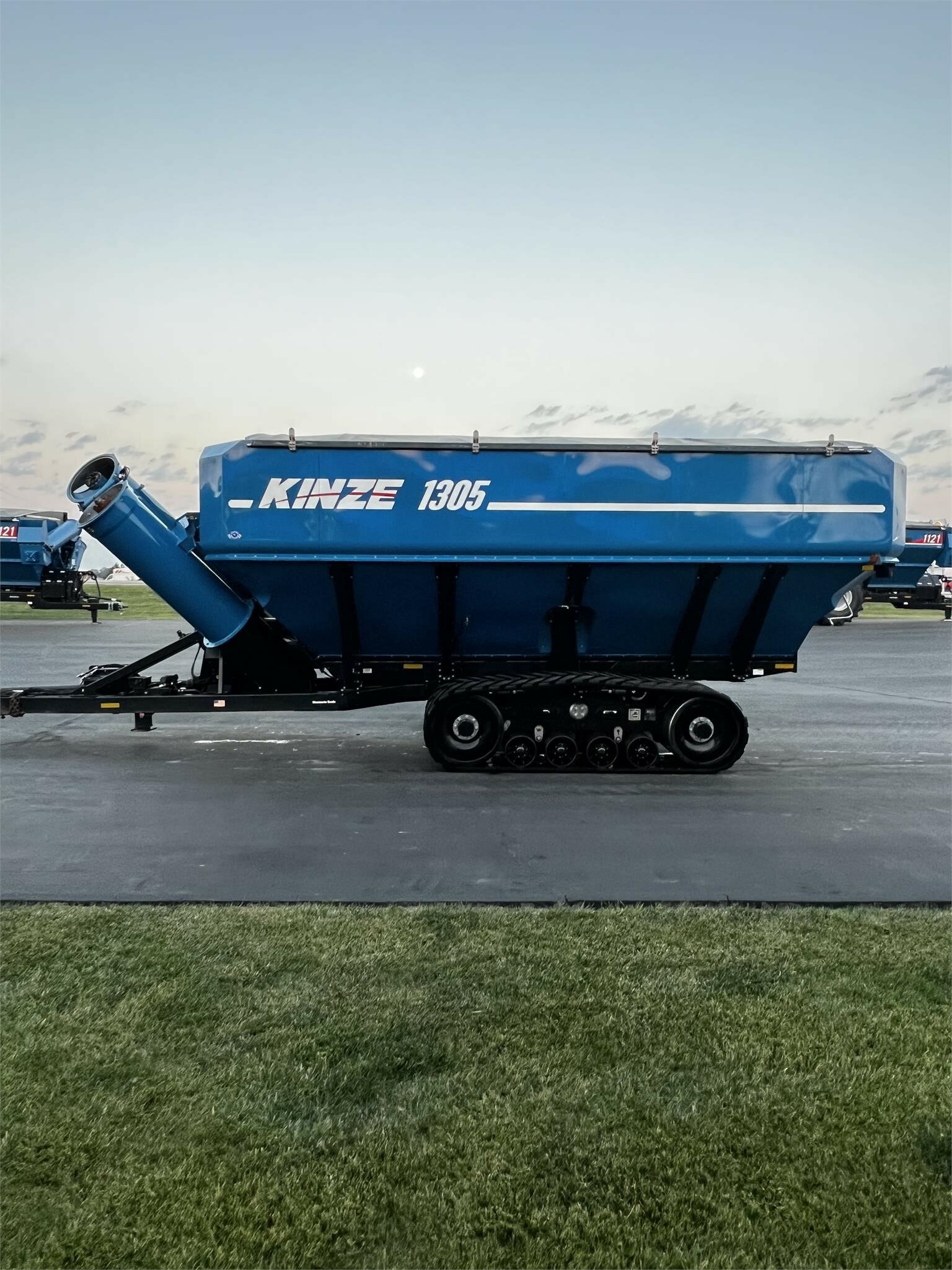 2019 Kinze 1305 Grain Cart