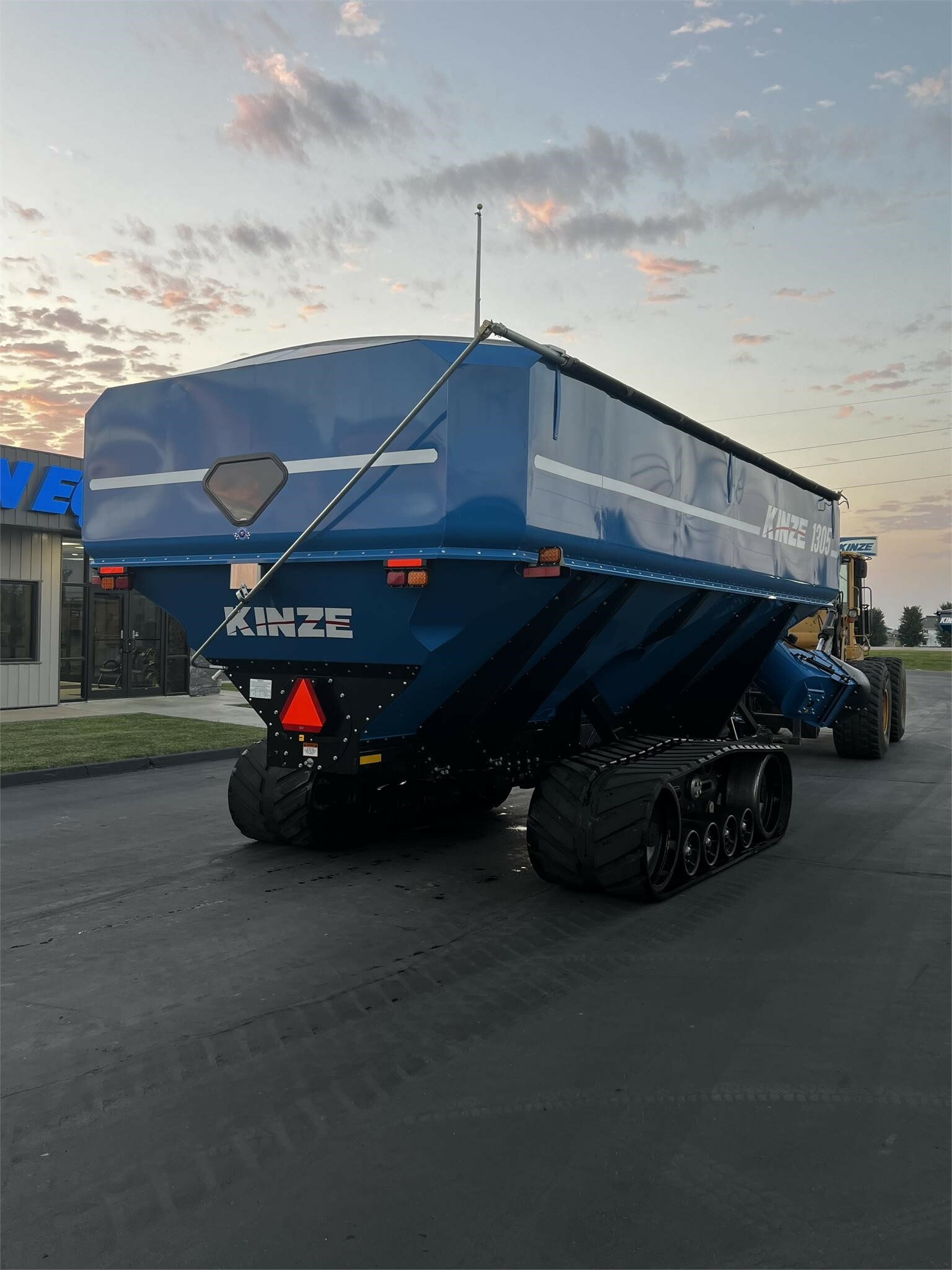 2019 Kinze 1305 Grain Cart