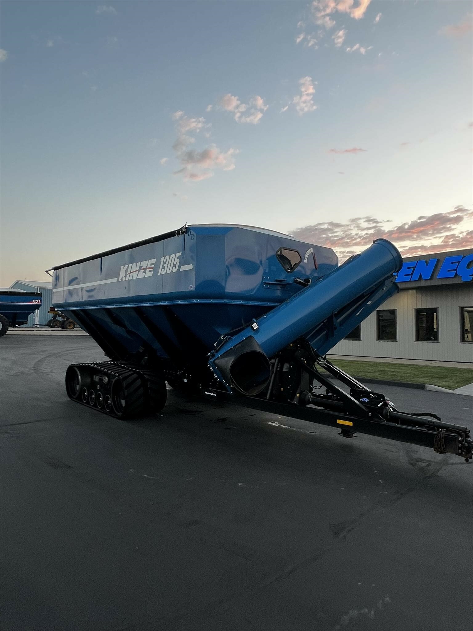 2019 Kinze 1305 Grain Cart
