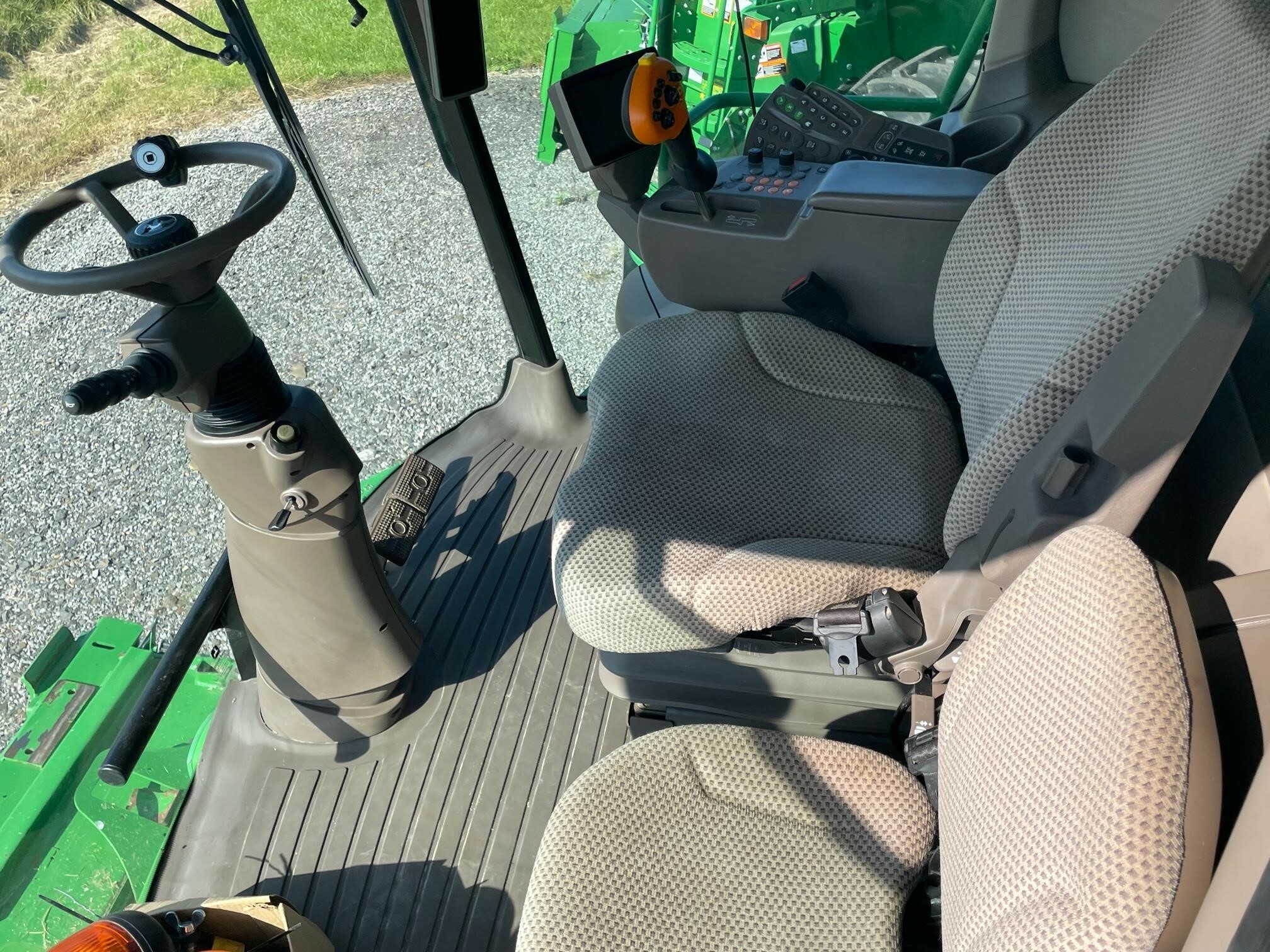 2015 John Deere S660 Combine