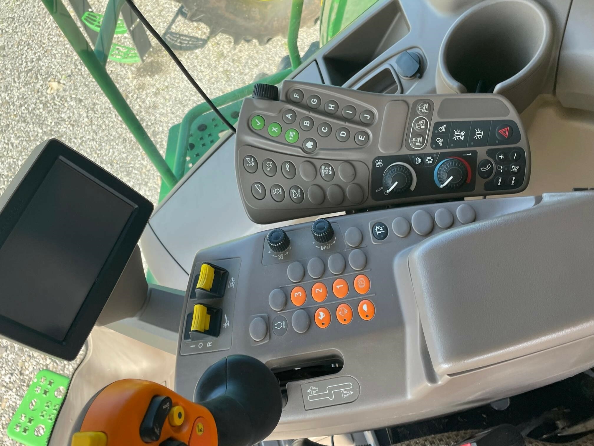 2015 John Deere S660 Combine