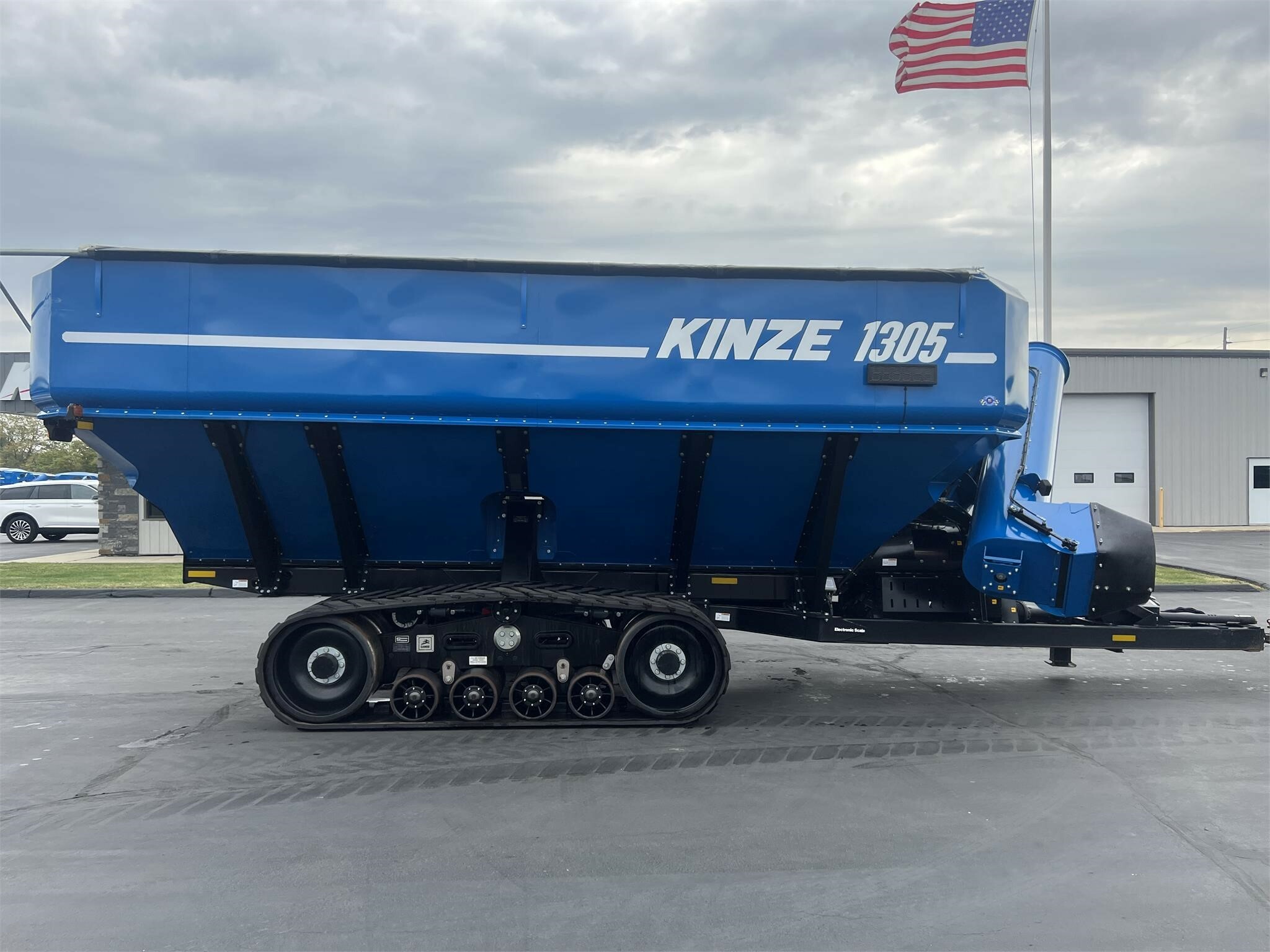 2020 Kinze 1305 Grain Cart