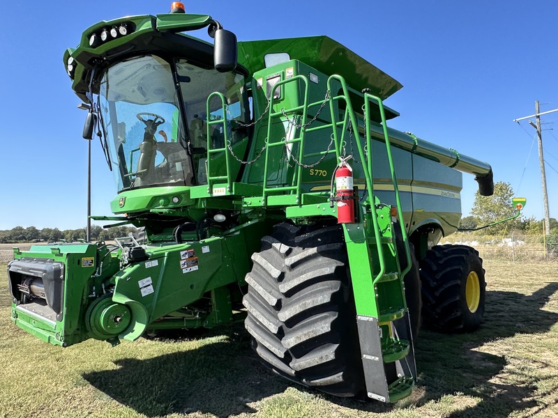 Combine harvester deals price