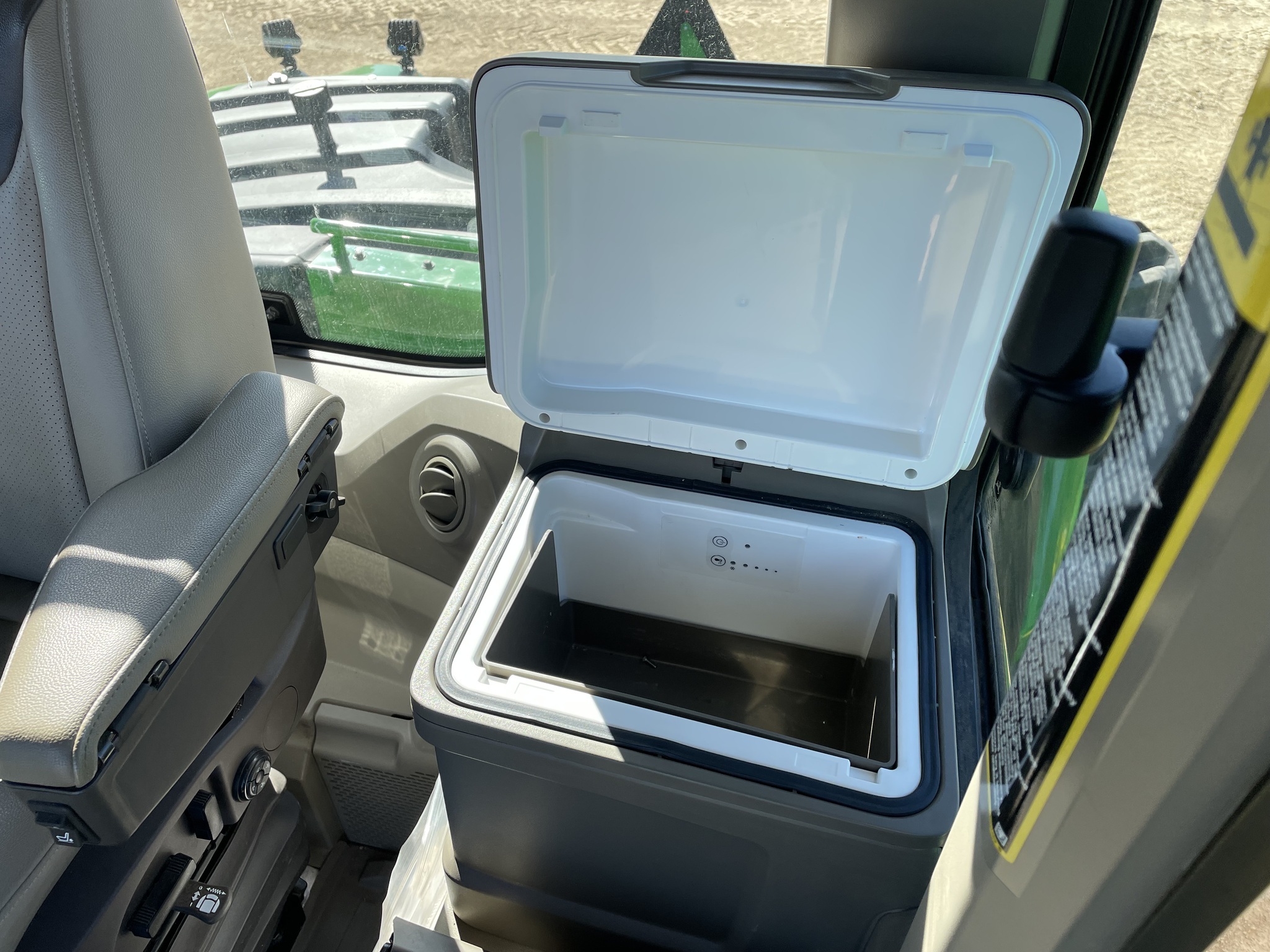 2022 John Deere 9RX 590 Tractor