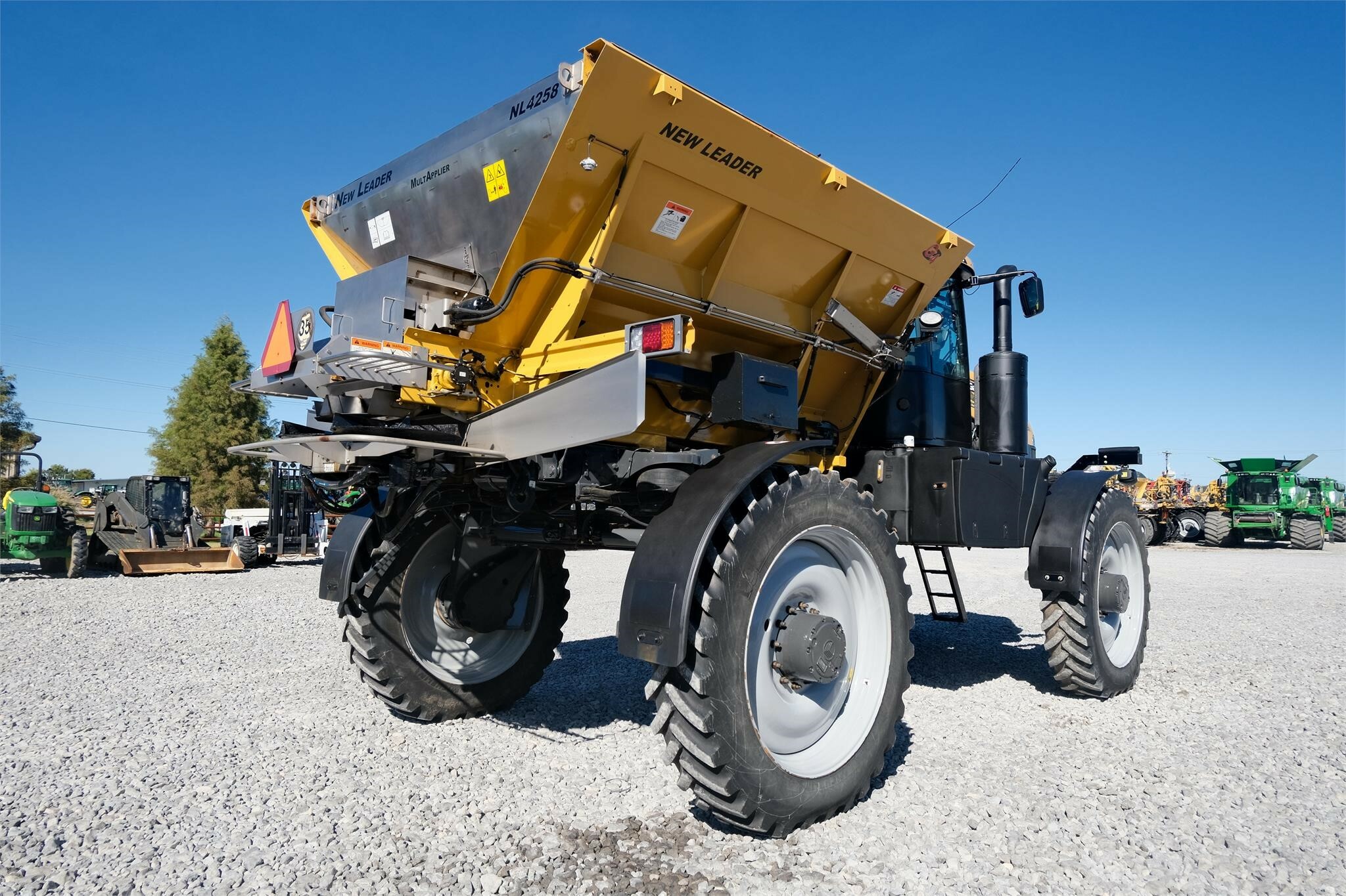 2017 Ag-Chem RoGator 1100B Self-Propelled Sprayer