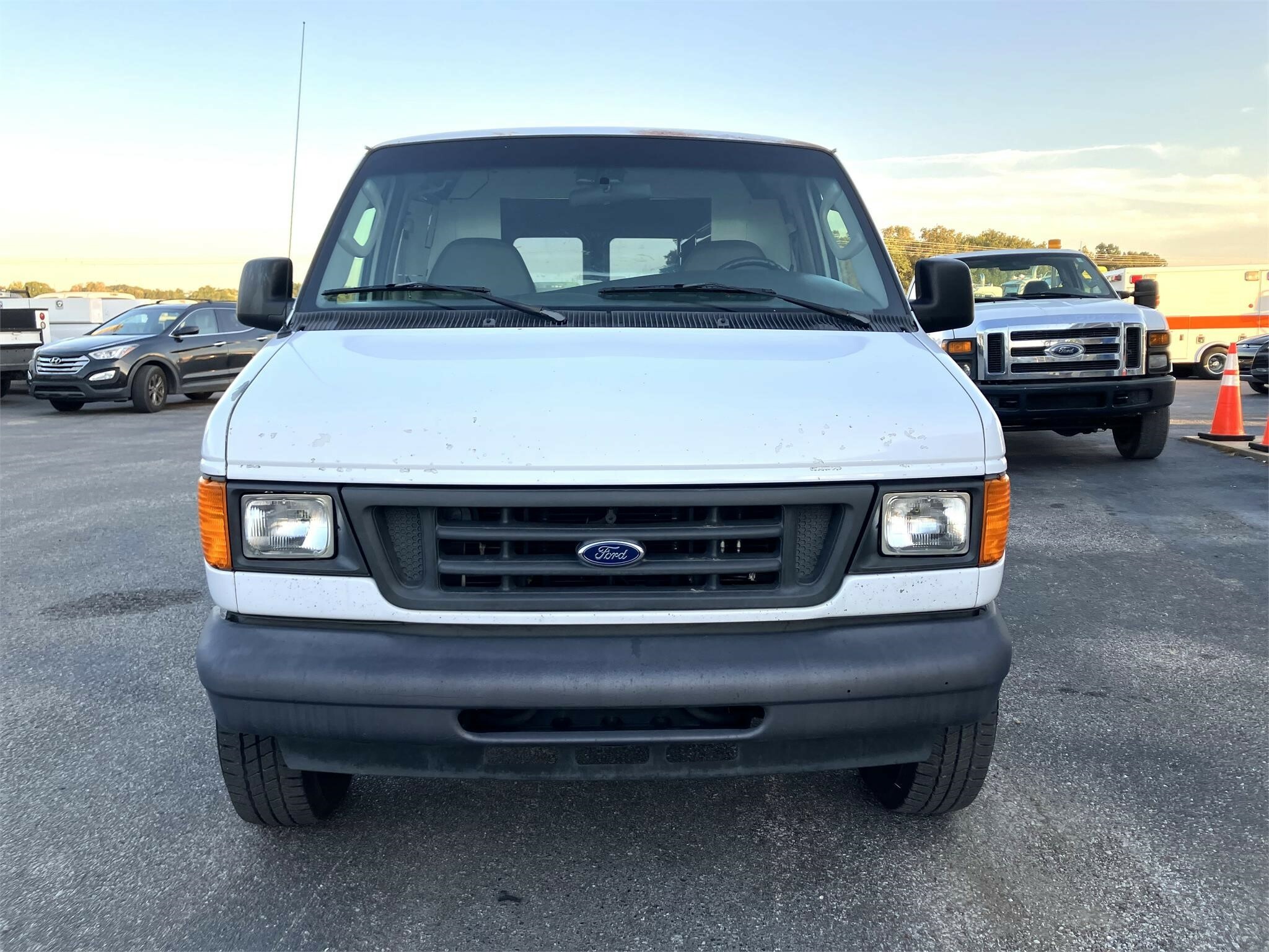 2006 Ford ECONOLINE 350 Box Trucks/Trailer