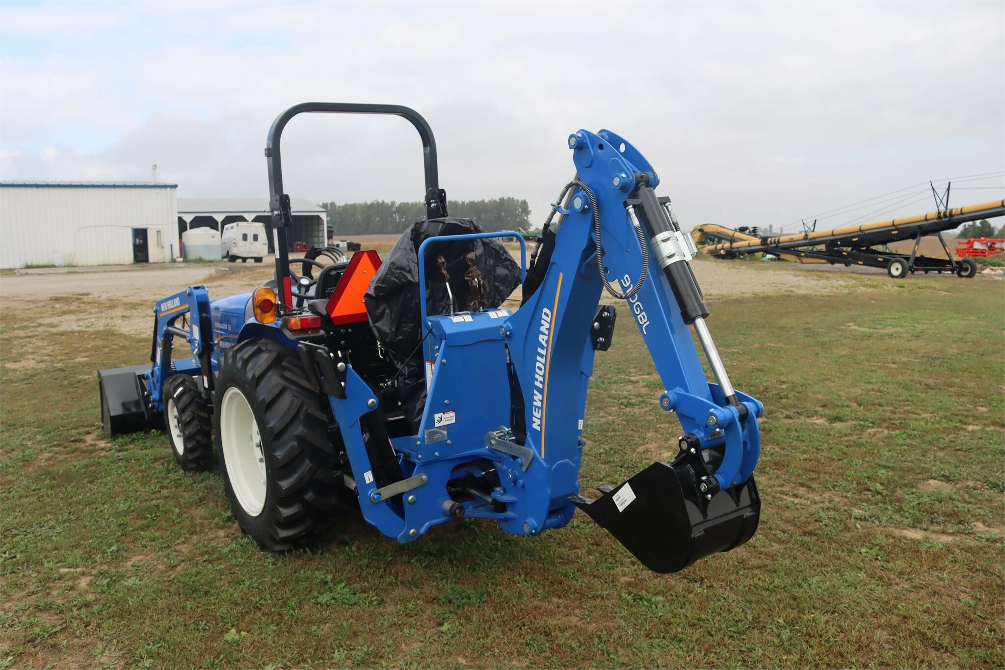  New Holland Workmaster 25 Tractor