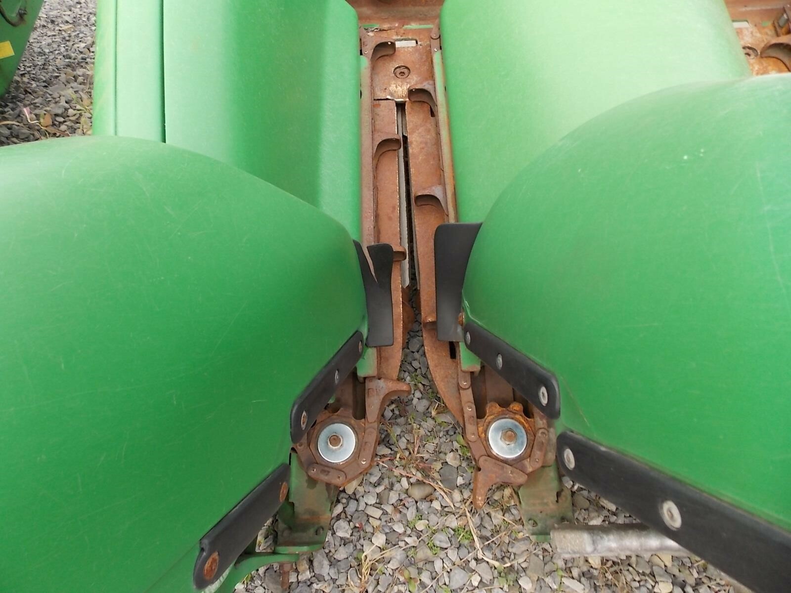 2011 John Deere 606C Corn Head