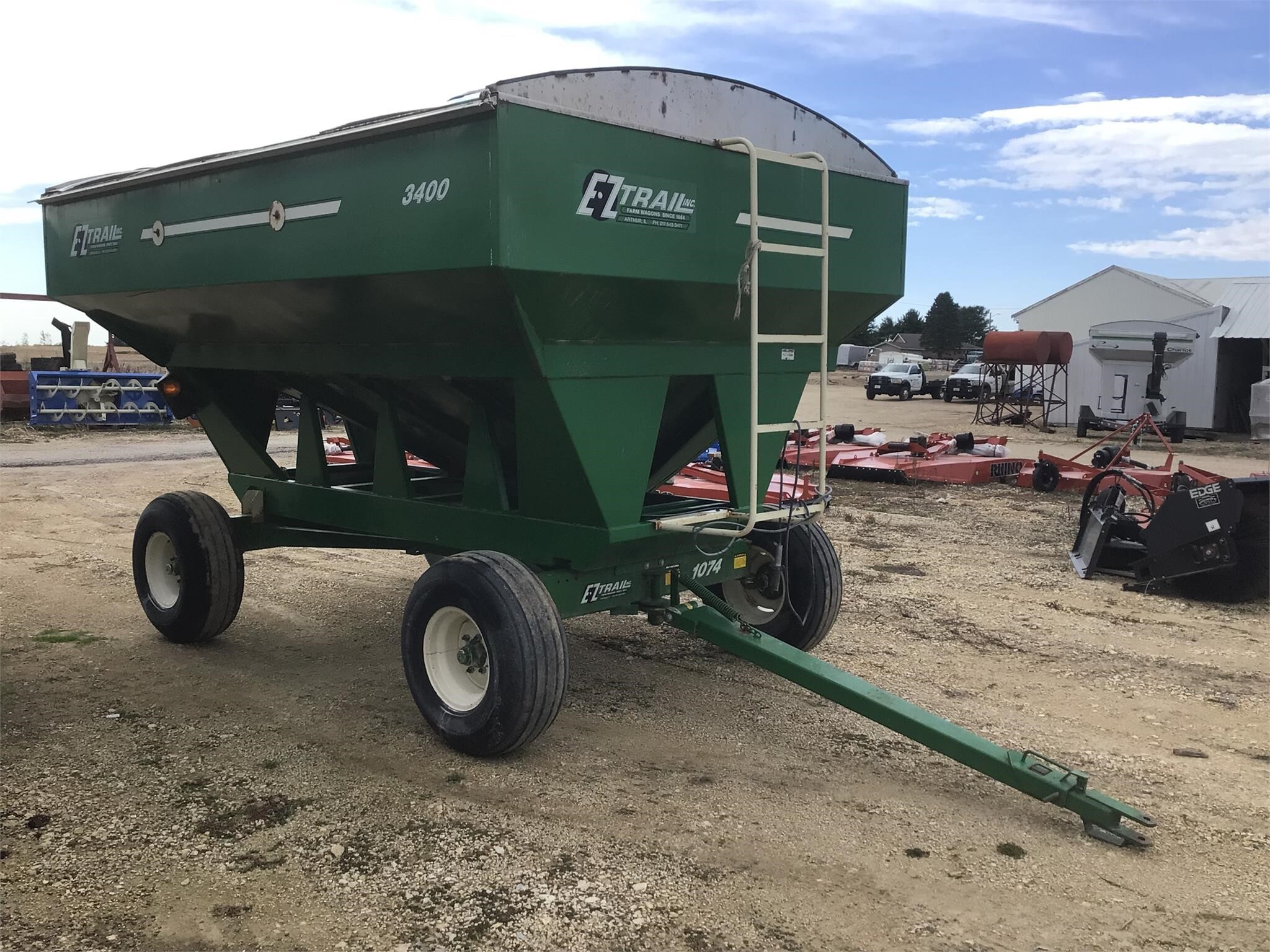  E-Z Trail 3400 Gravity Wagon