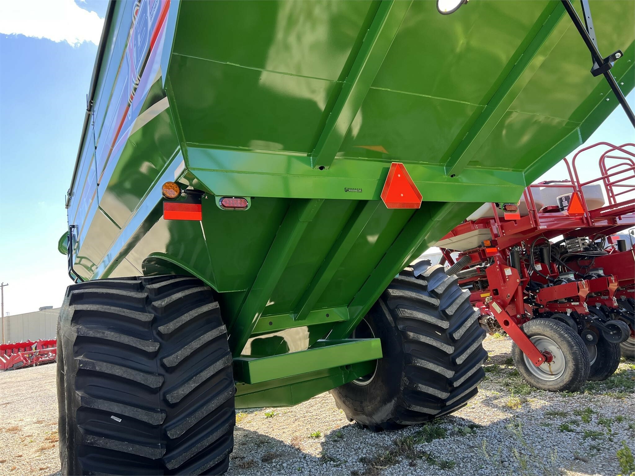 2023 J&M 1312-20S Grain Cart