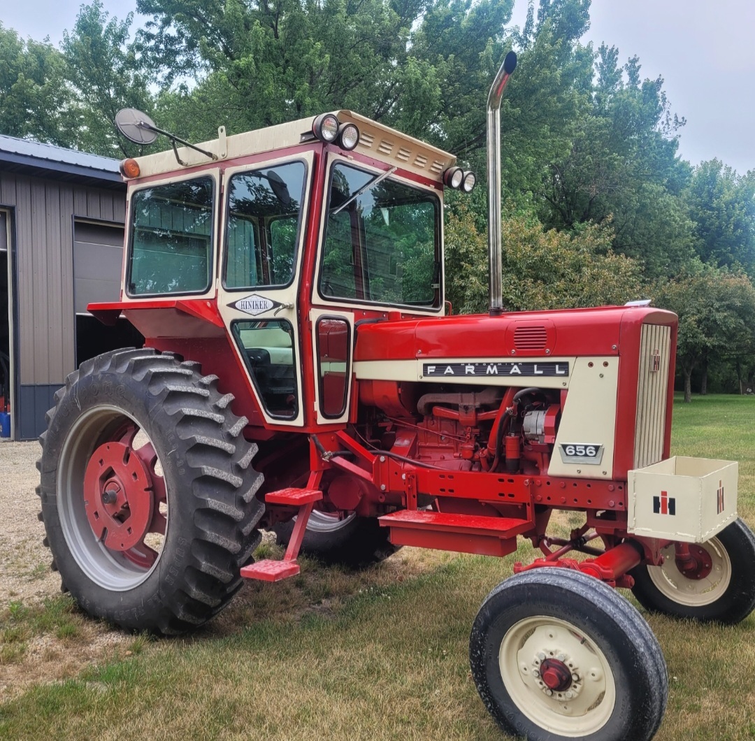 International 656 Tractor 19,000 Machinery Pete