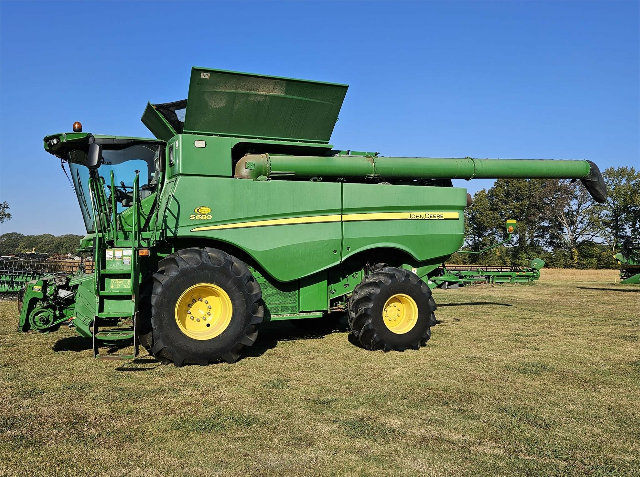 2015 John Deere S680 Combine
