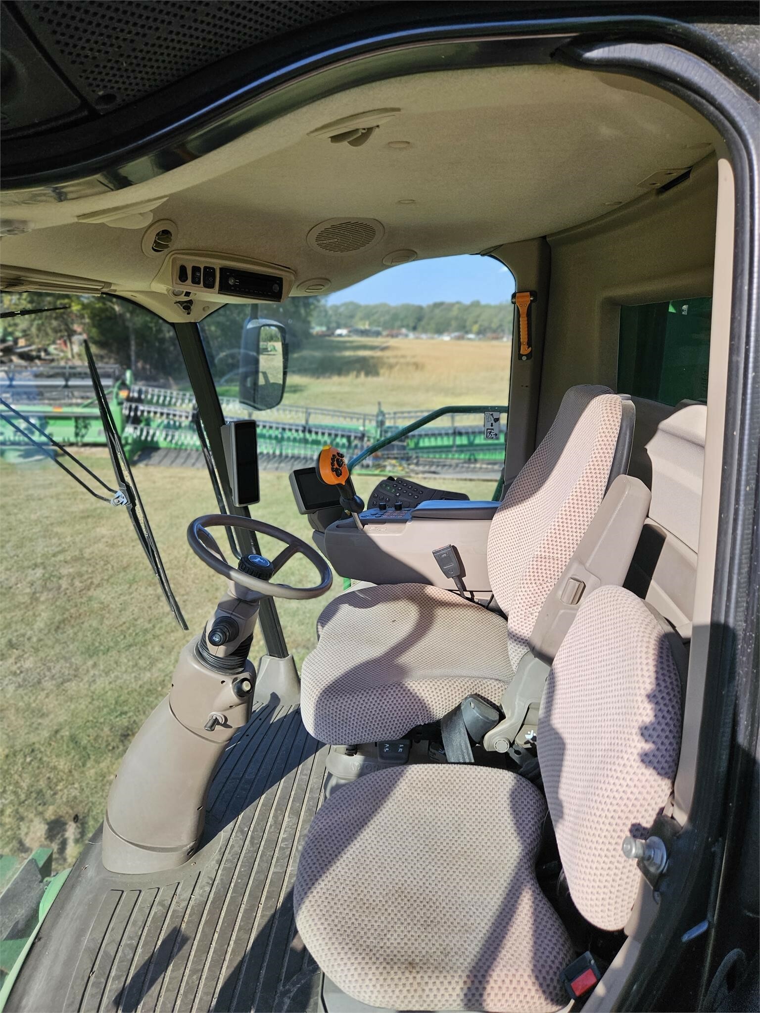 2015 John Deere S680 Combine