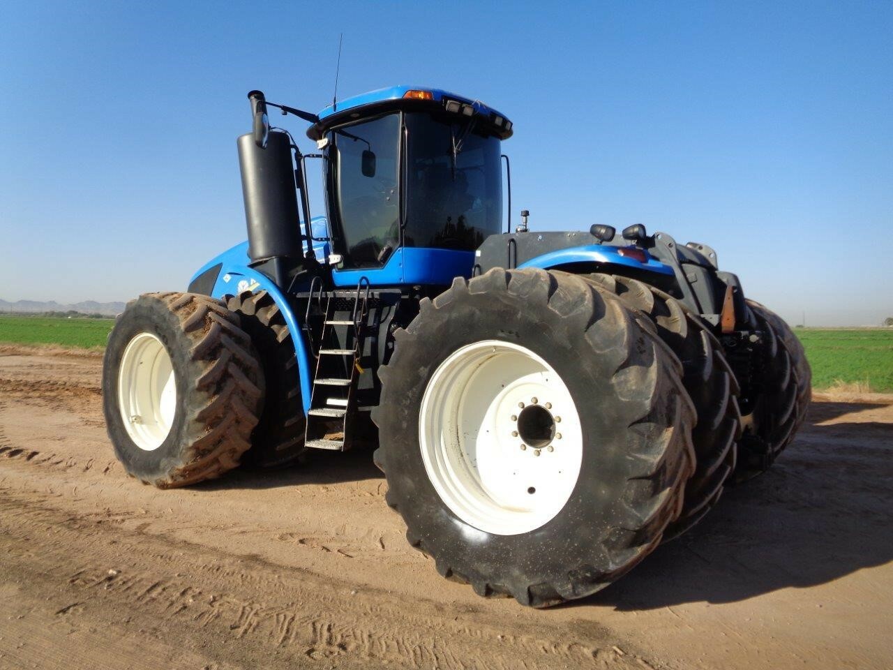 2013 New Holland T9.615 Tractor
