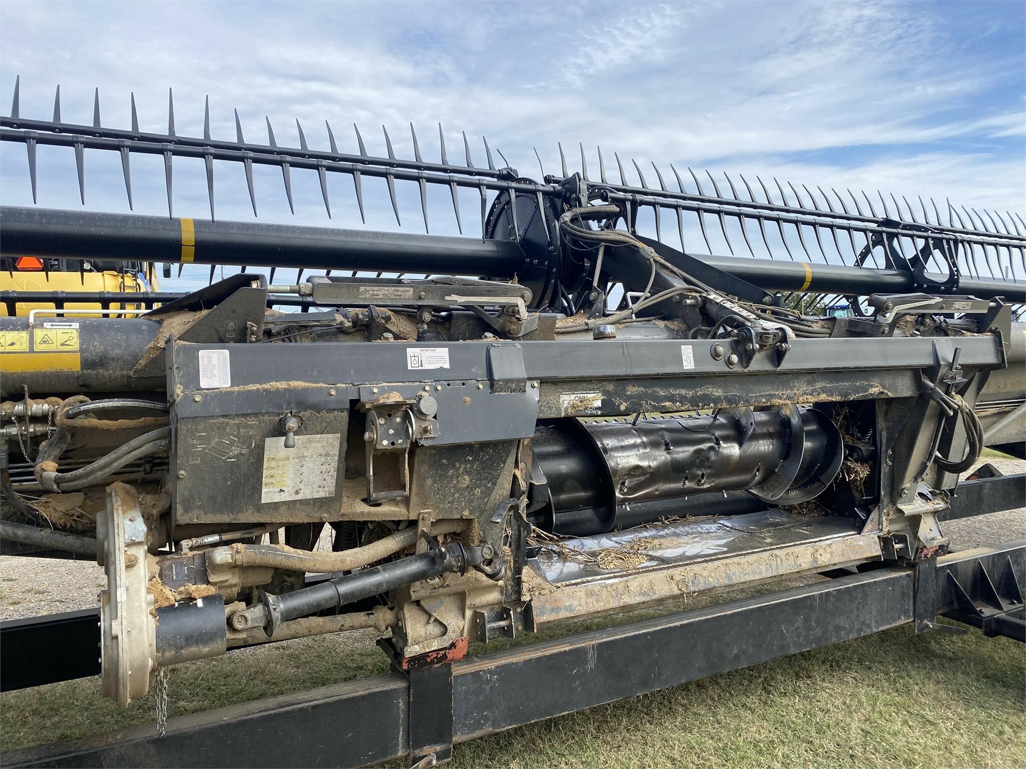 2015 MacDon FD75 Platform