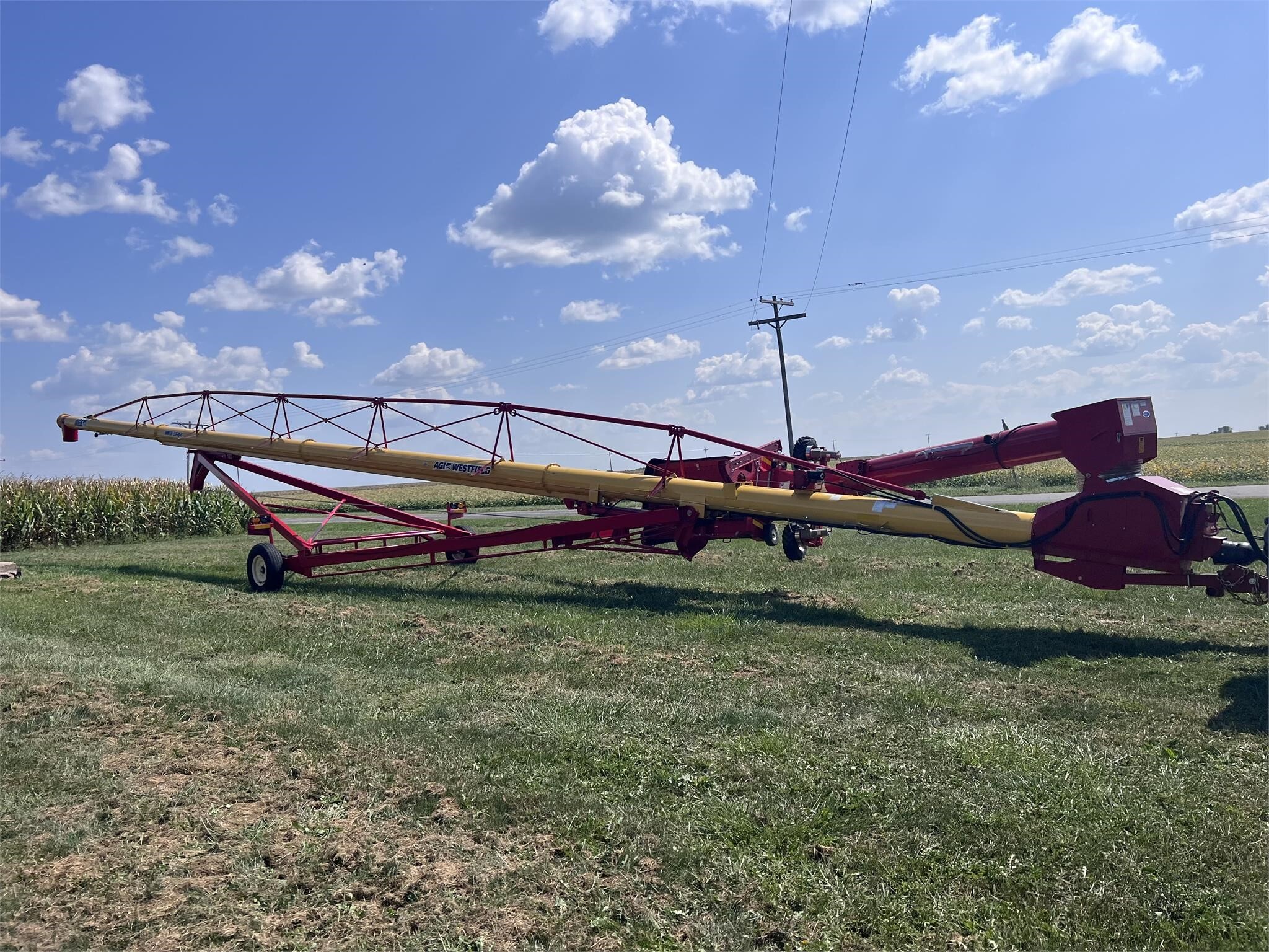 2022 Westfield MKX130-84 Augers and Conveyor