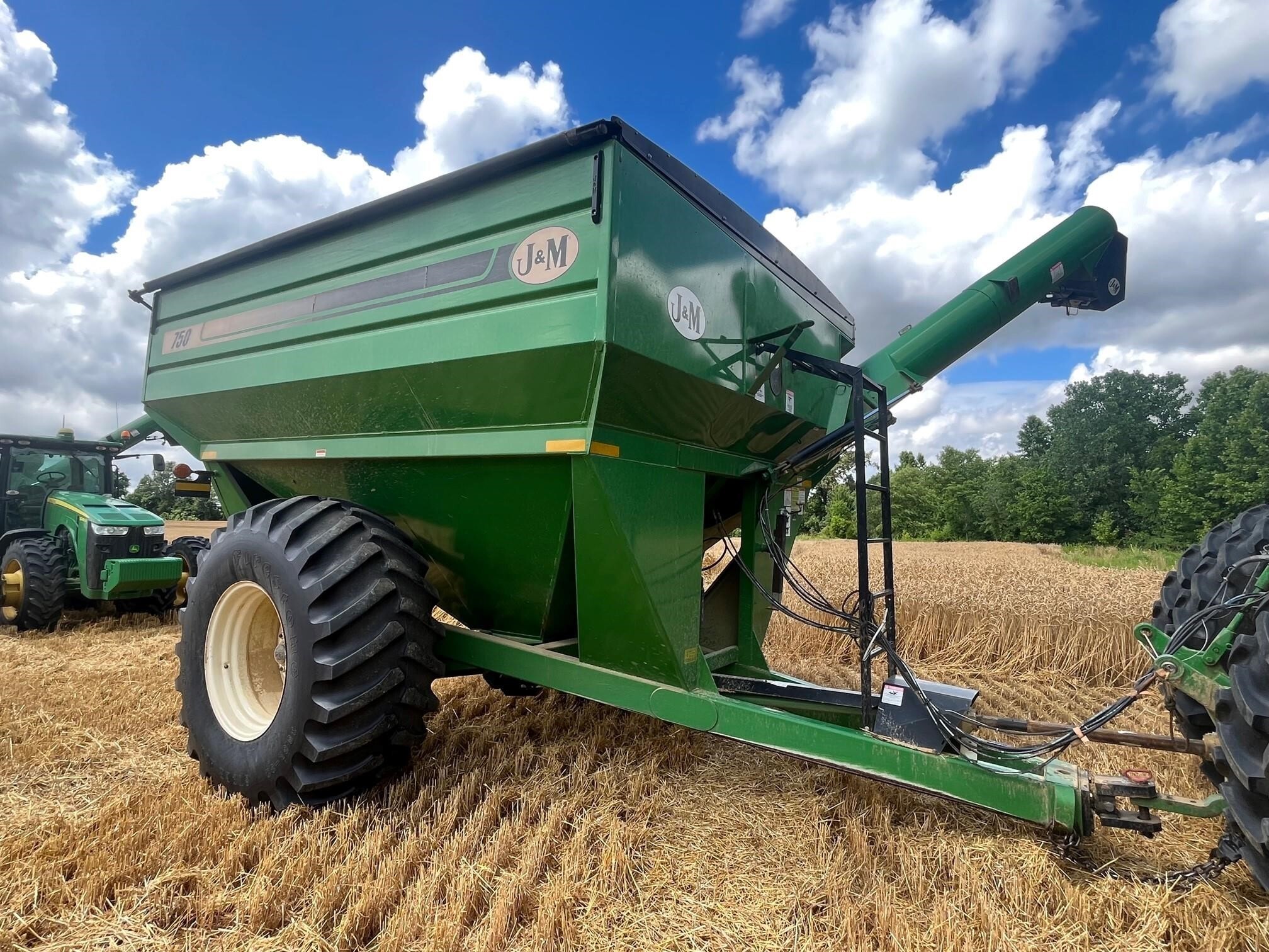 2012 J&M 750-18 Grain Cart