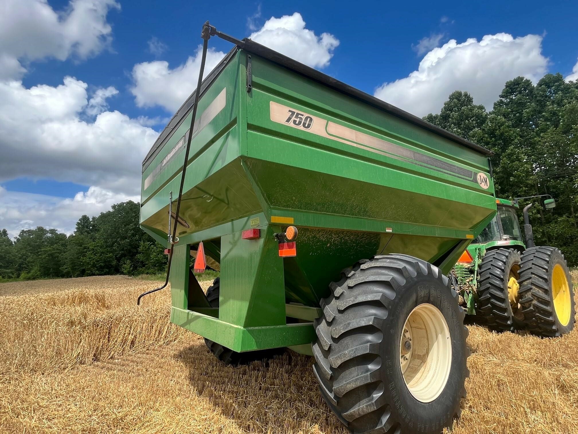 2012 J&M 750-18 Grain Cart