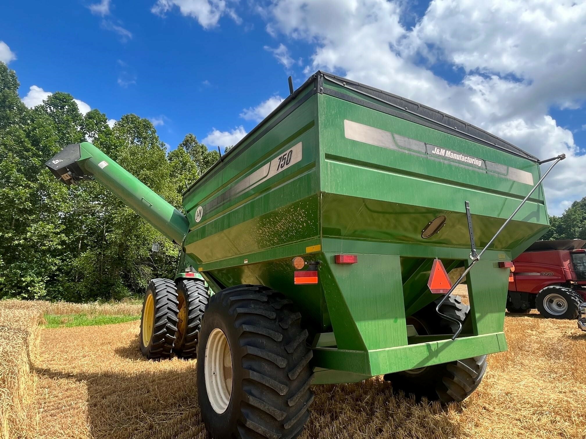2012 J&M 750-18 Grain Cart