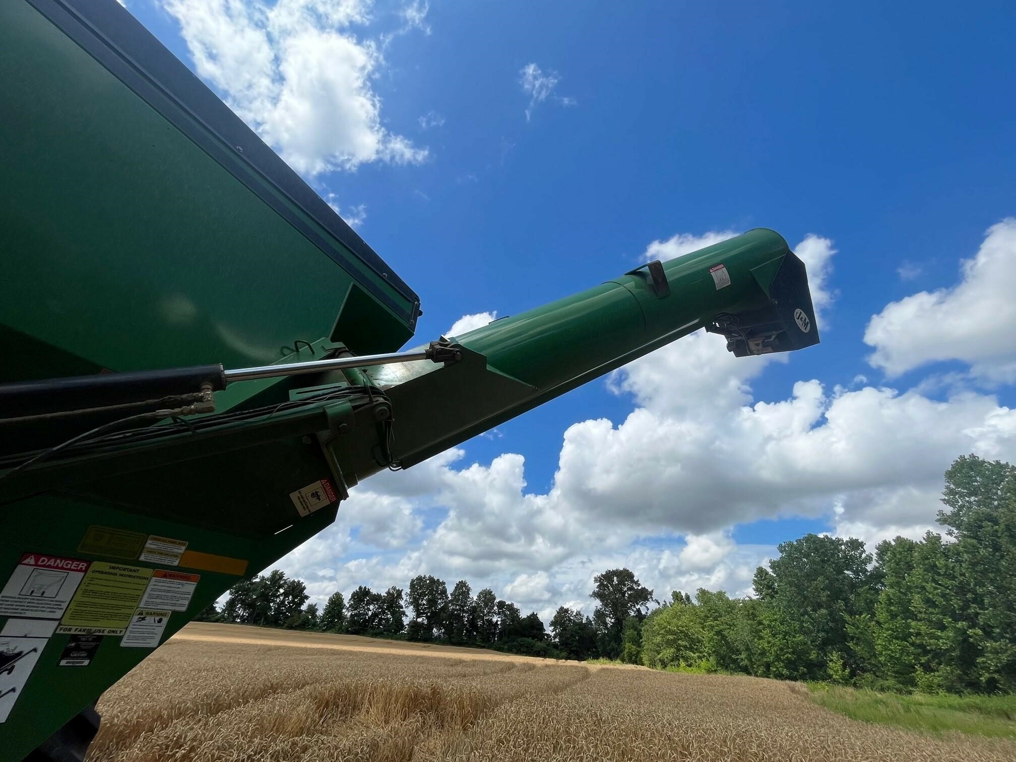 2012 J&M 750-18 Grain Cart