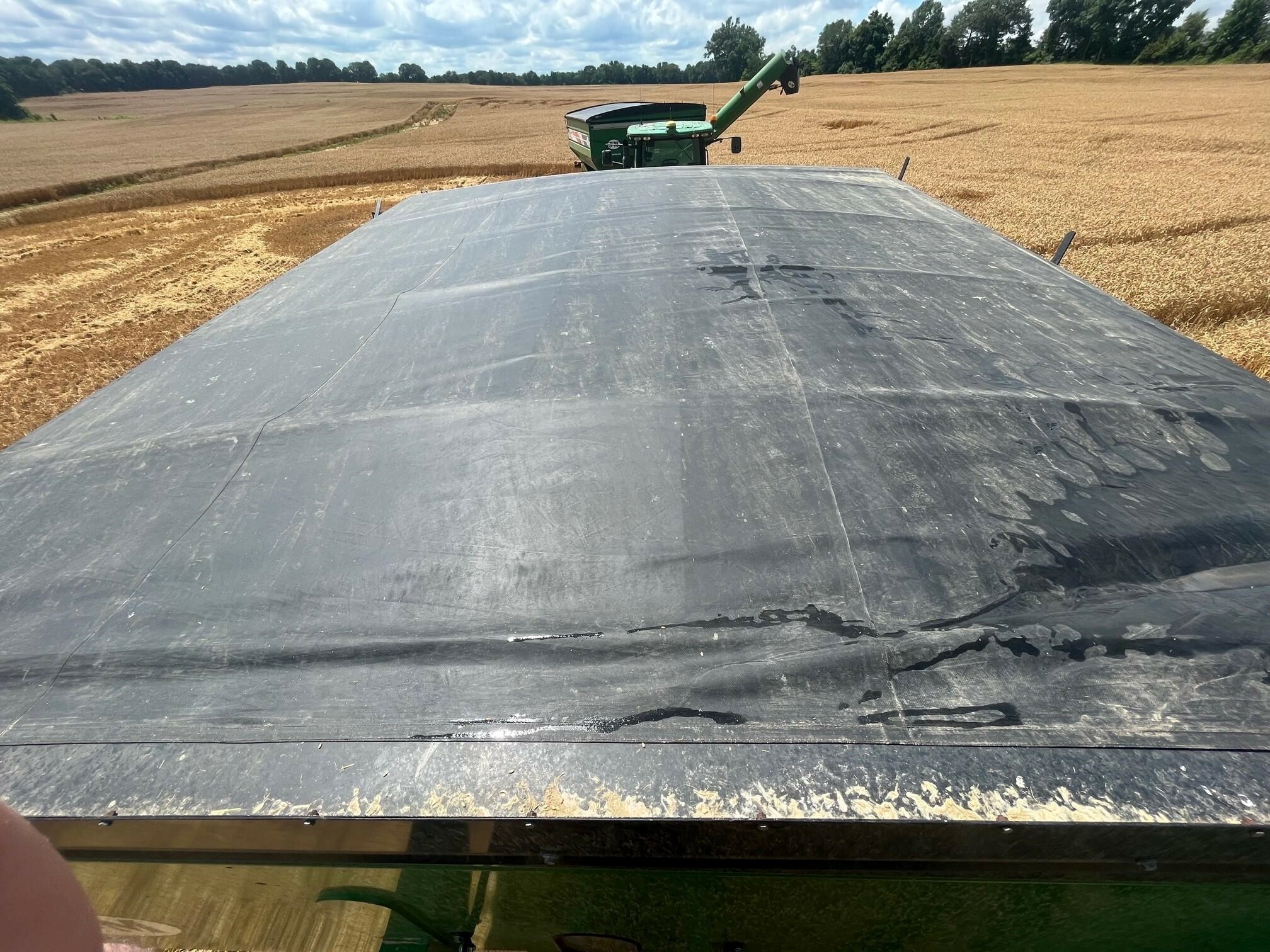2012 J&M 750-18 Grain Cart