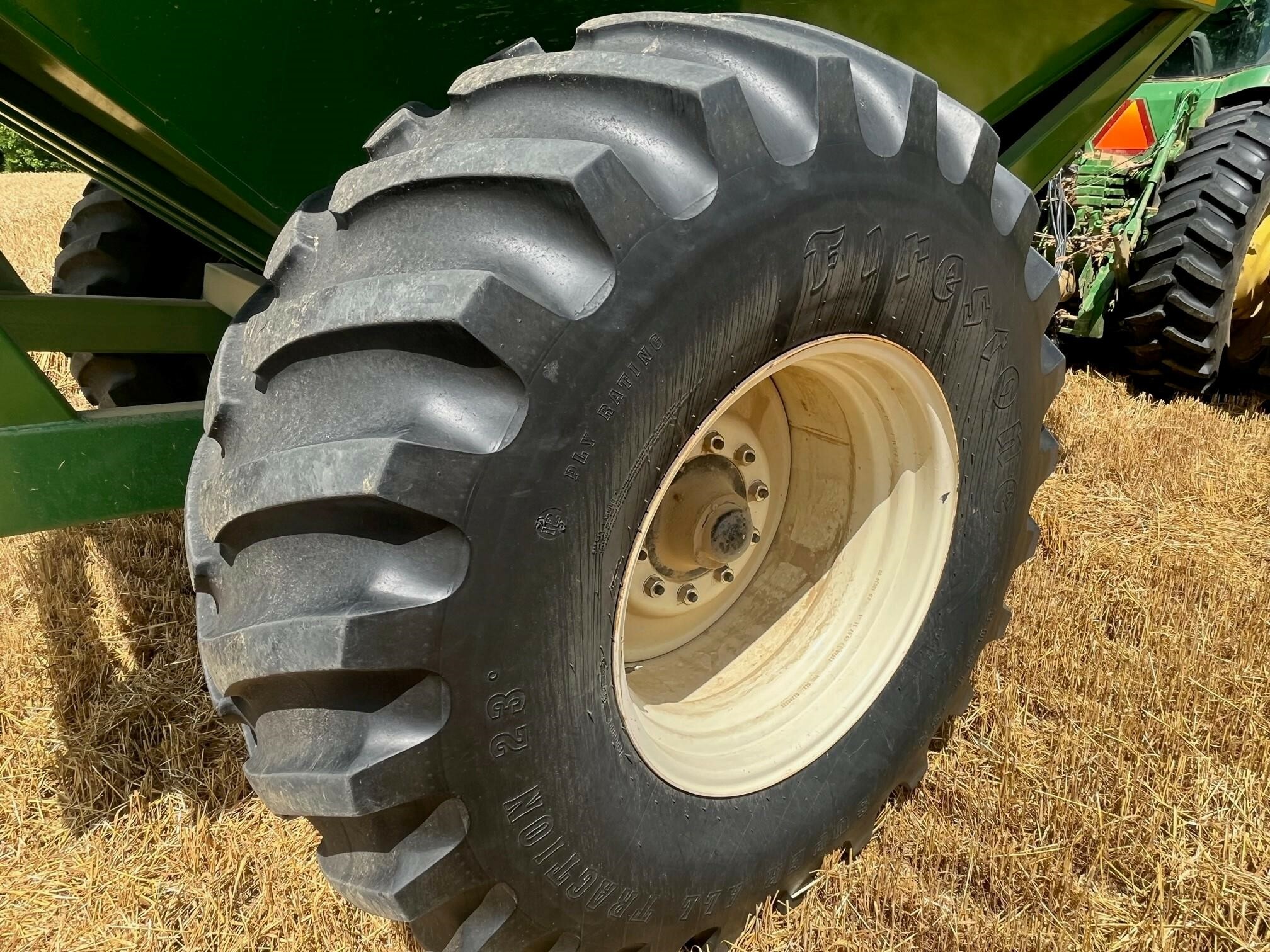 2012 J&M 750-18 Grain Cart