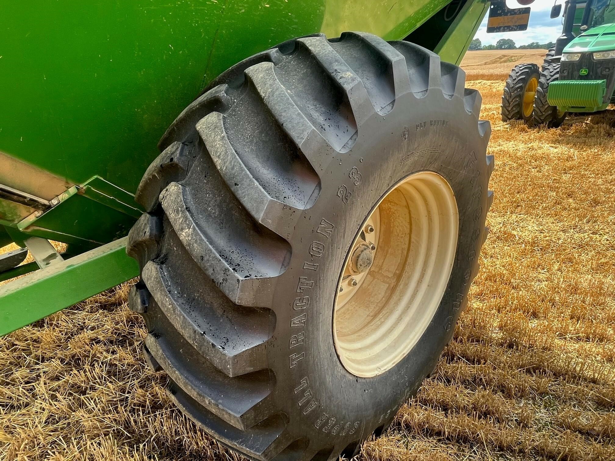 2012 J&M 750-18 Grain Cart