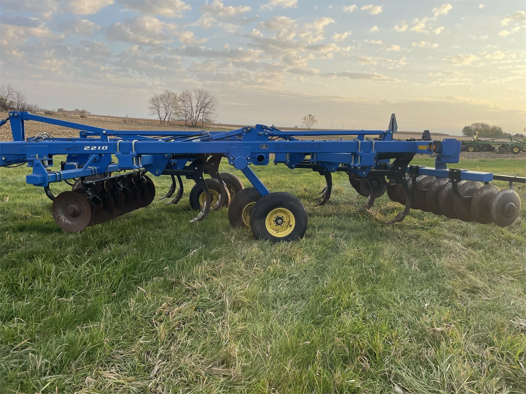 Landoll 22109 Disk Chisel 23,800 Machinery Pete