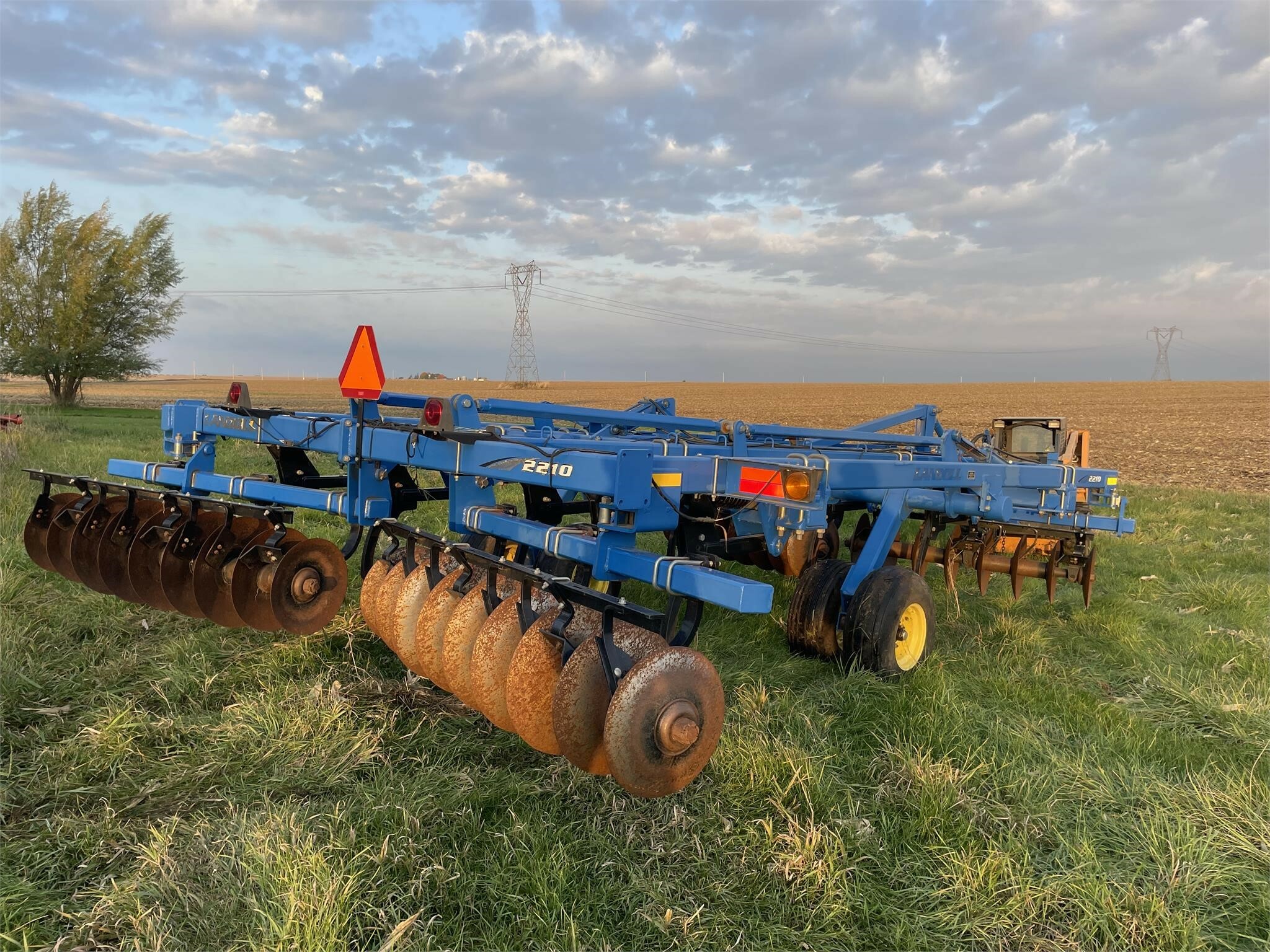 Landoll 22109 Disk Chisel 23,800 Machinery Pete