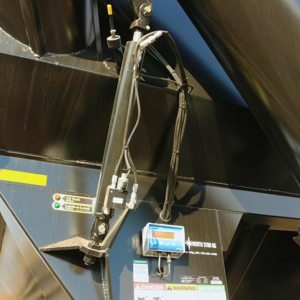 2026 J&M 1412-20S Grain Cart