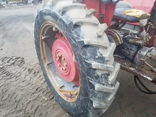  Massey Ferguson 165 Tractor