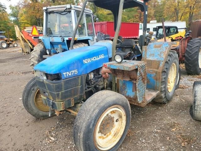 New Holland TN75 Tractor