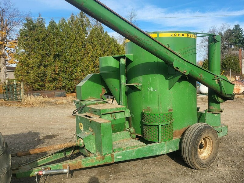 John Deere 700 Grinders and Mixer 5,750 Machinery Pete
