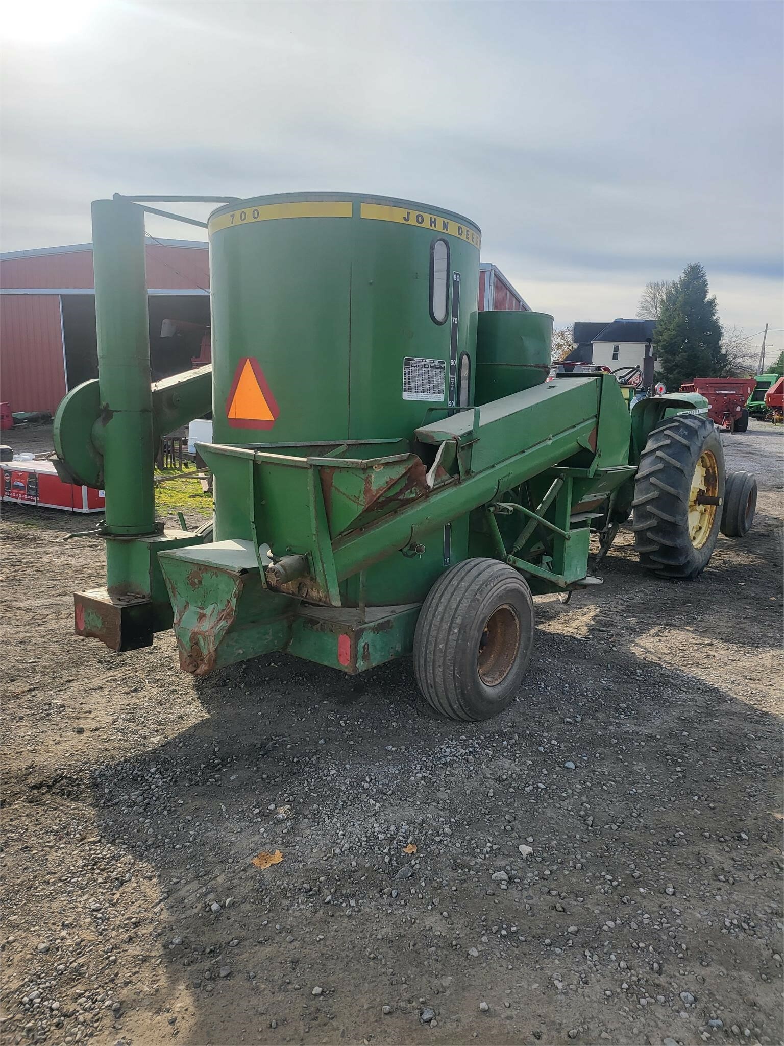 John Deere 700 Grinders and Mixer 5,750 Machinery Pete