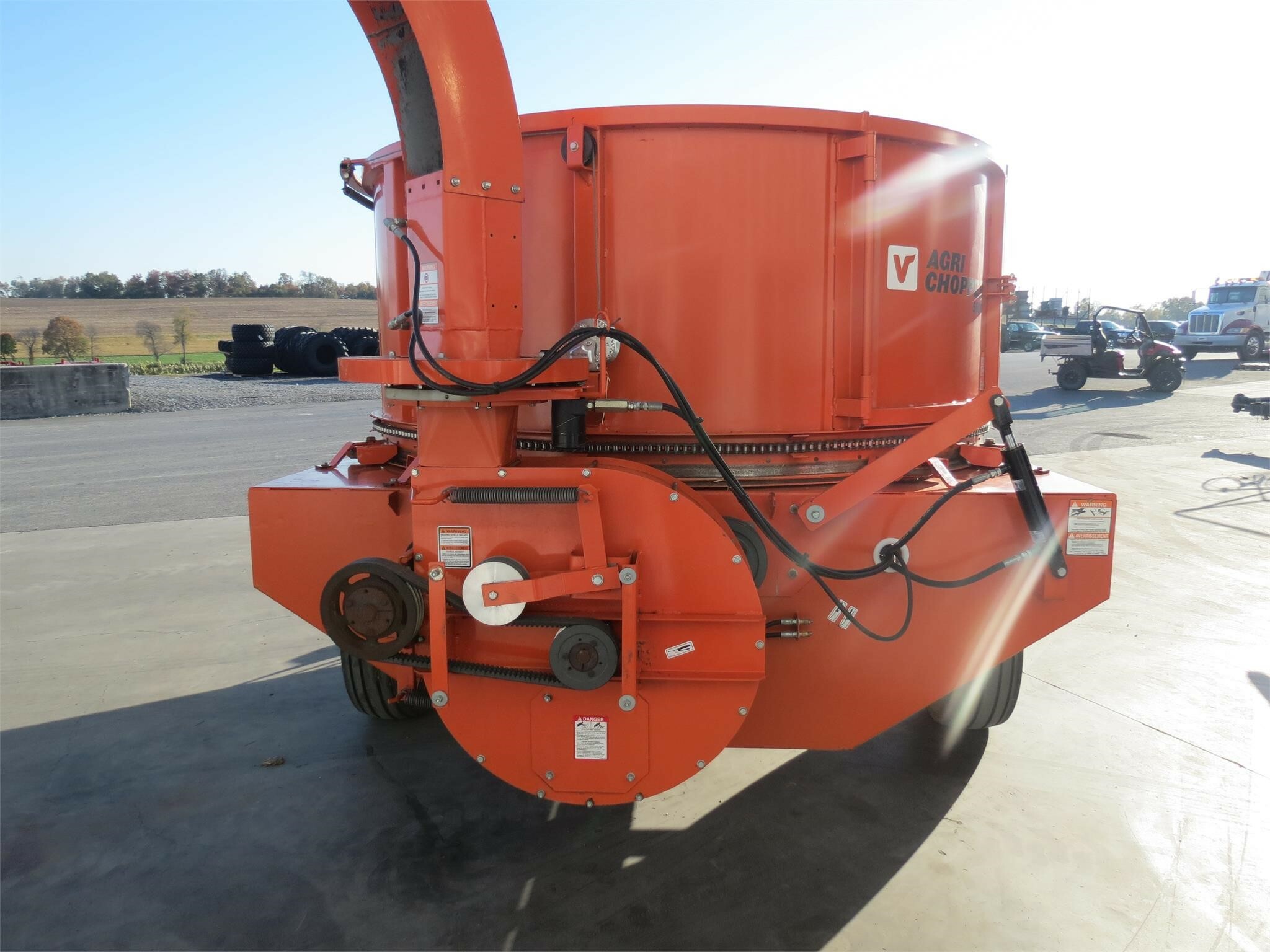 Valmetal AGRICHOPPER 5600 Grinders and Mixer 12,500 Machinery Pete