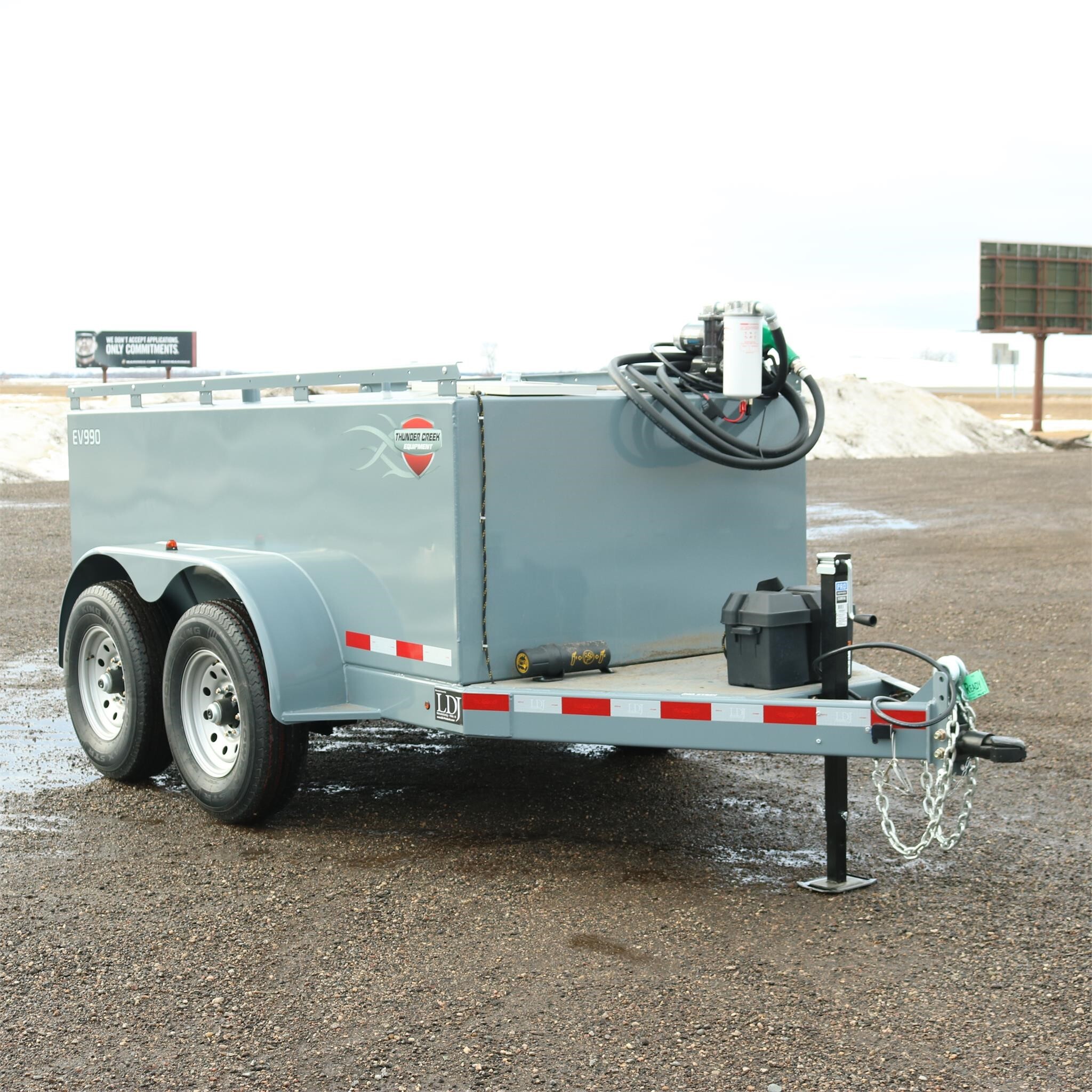 2025 Thunder Creek EV990 Fuel Trucks/Trailer