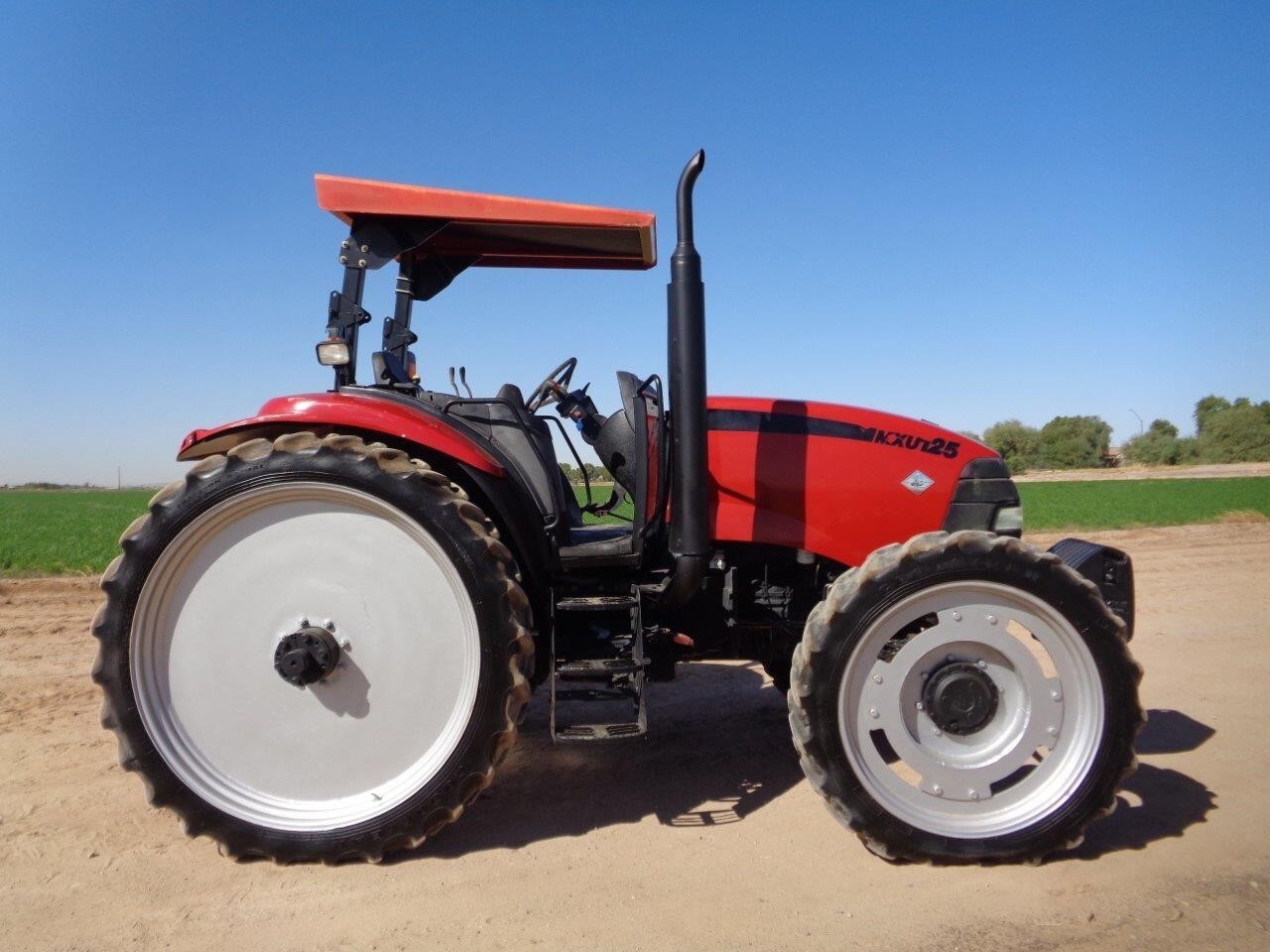 2005 Case IH MXU125 Tractor