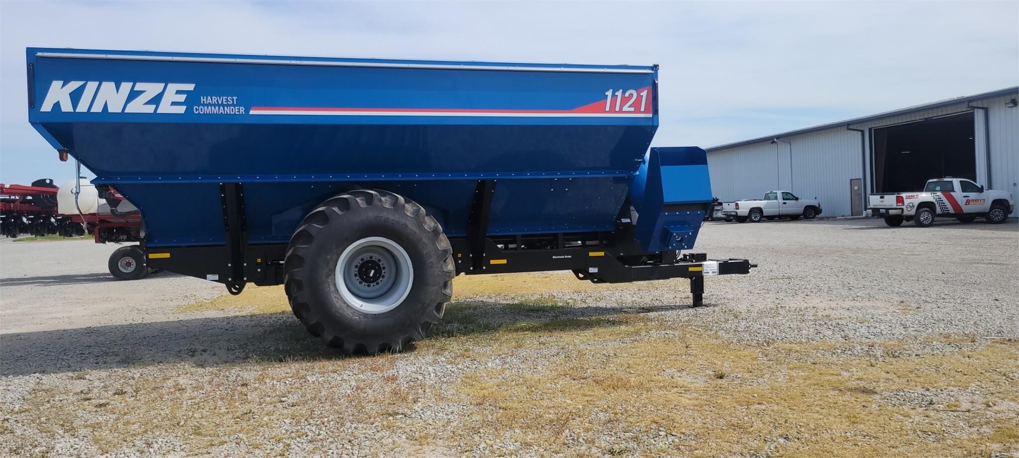  Kinze 1121 Grain Cart