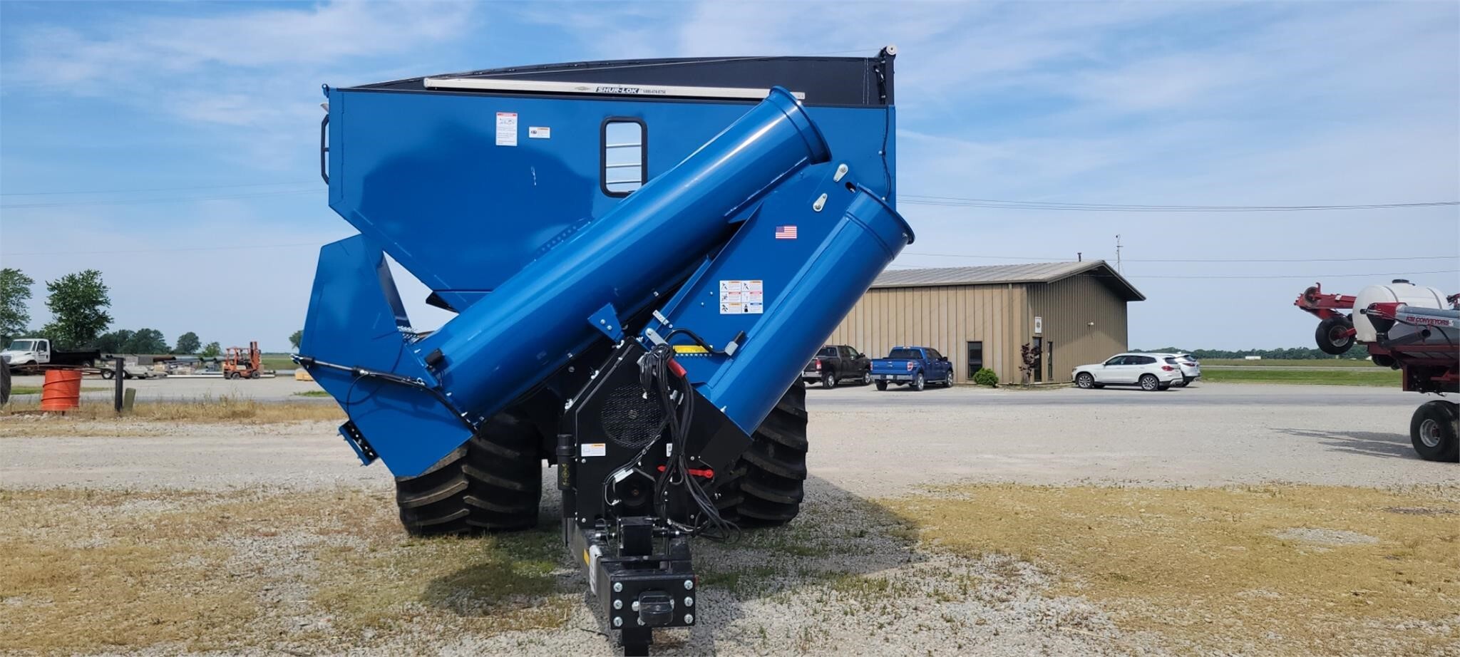  Kinze 1121 Grain Cart