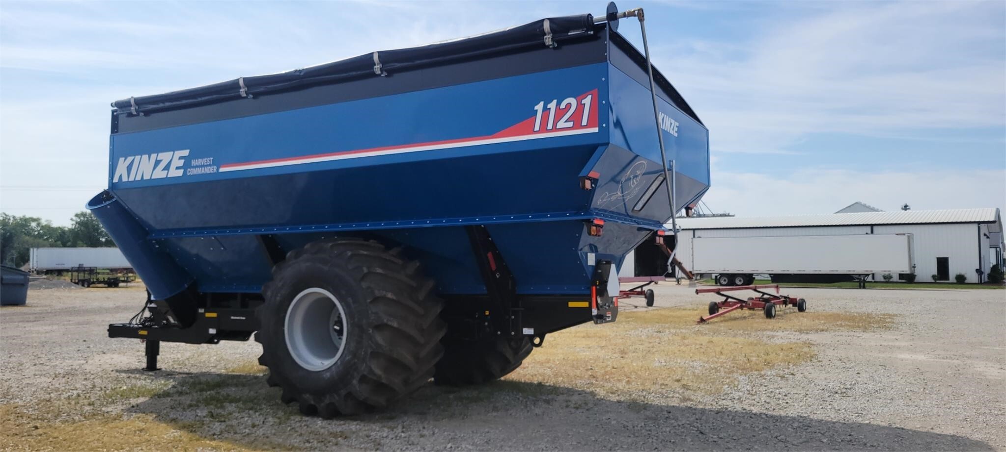  Kinze 1121 Grain Cart
