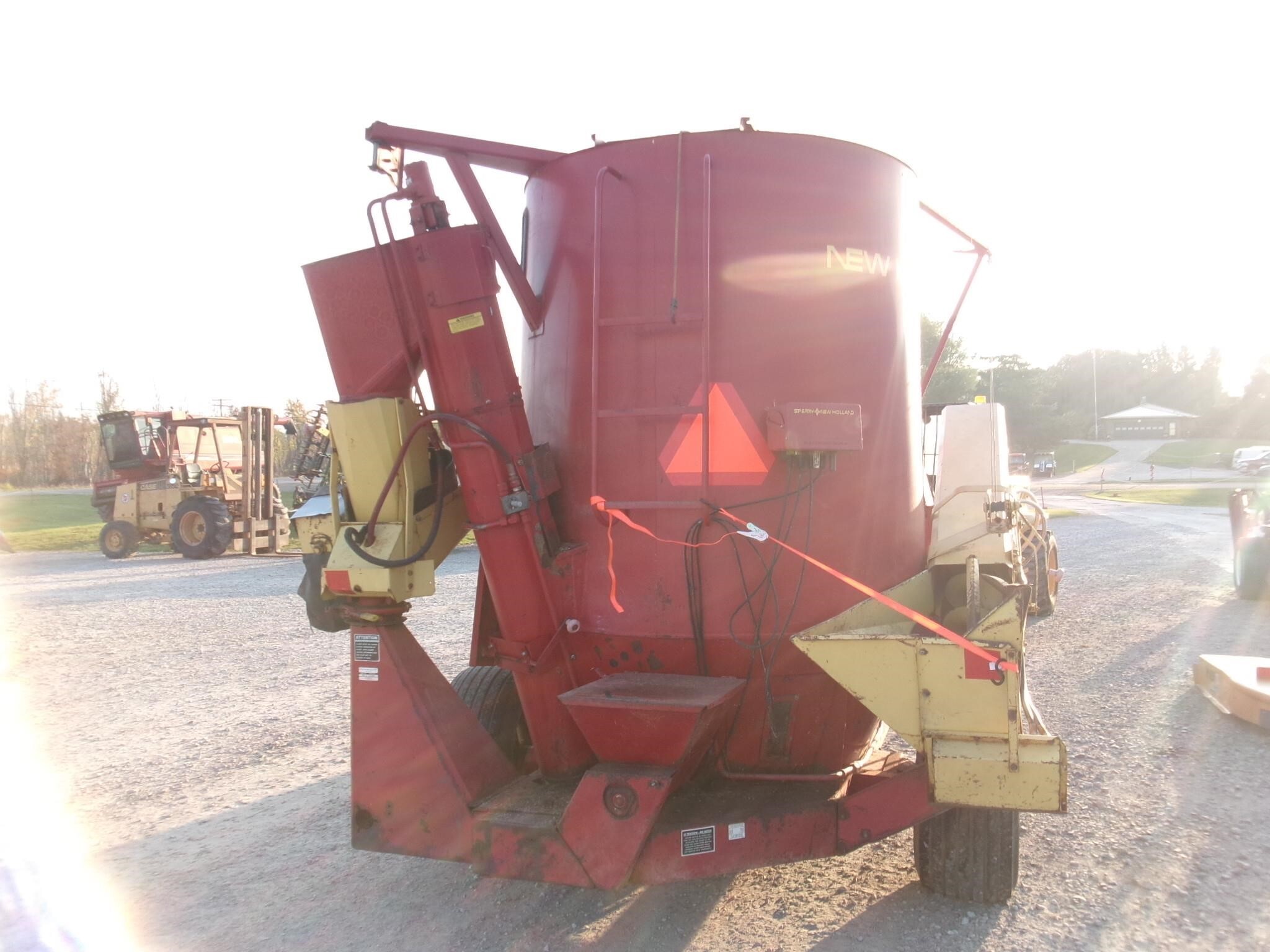 New Holland 358 Grinders and Mixer 24,000 Machinery Pete