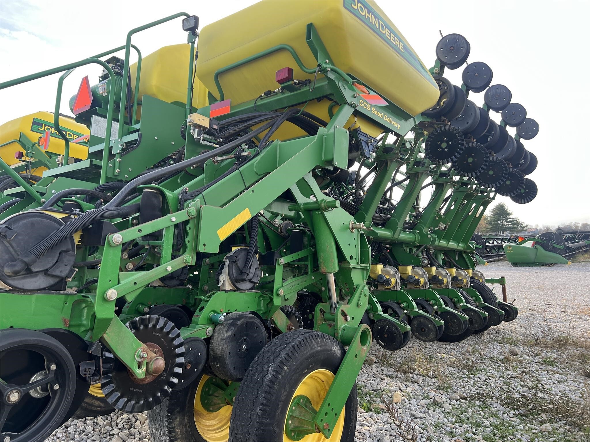 John Deere 1790 Planter 79,900 Machinery Pete