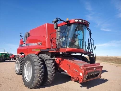 2010 Case IH 7120 Combine